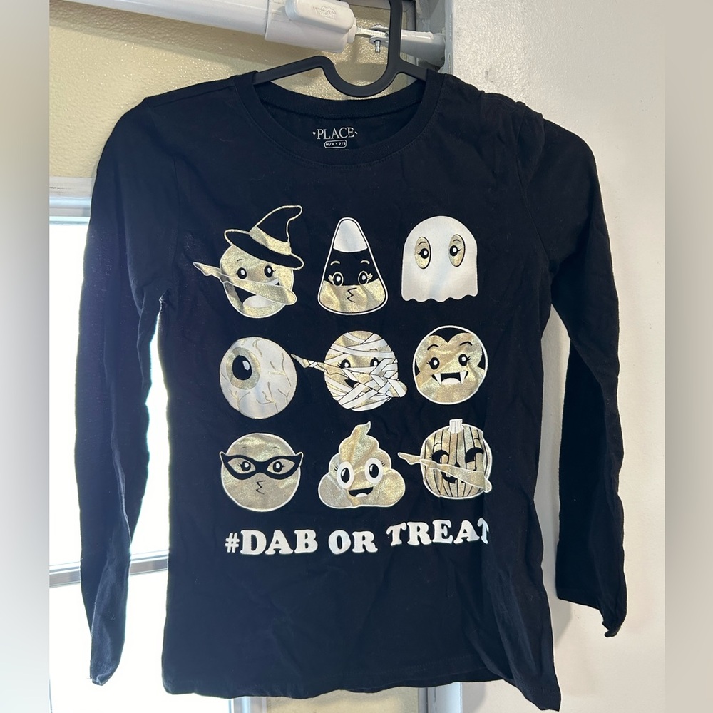 Dab or treat halloween shirt size M(7-8)